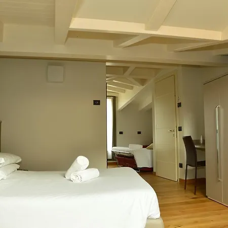 Bed & Breakfast Blum In *